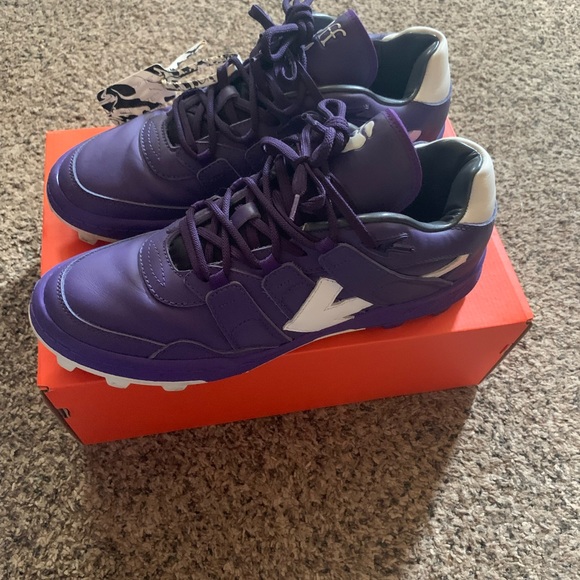 Off white shoe - Picture 7 of 8